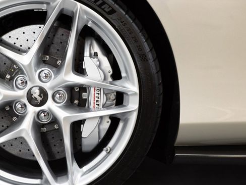 Certified 2024 Ferrari Roma Spider image 19