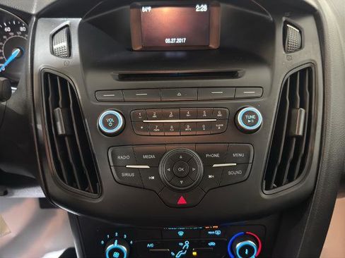 Certified 2017 Ford Focus SE image 4