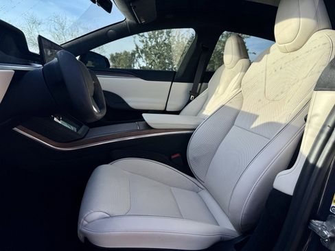 Used 2021 Tesla Model S Plaid image 11