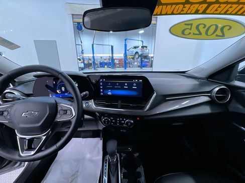 Used 2025 Chevrolet Trax ACTIV w/ Driver Confidence Package FWD image 23