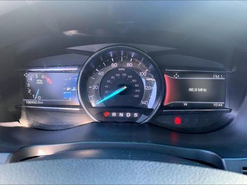 Used 2018 Ford Explorer XLT w/ Equipment Group 202A FWD image 20