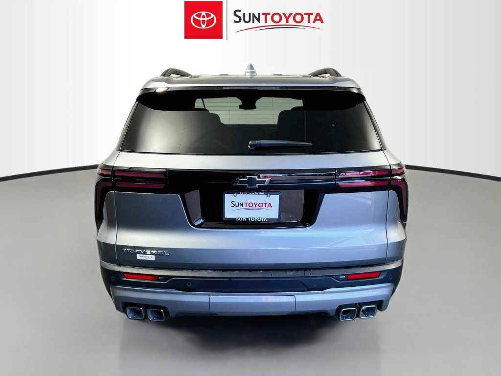 Used 2026 Chevrolet Traverse LT FWD image 5