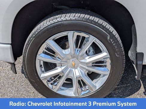 Used 2024 Chevrolet Silverado 1500 High Country w/ High Country Premium Package AWD/4WD image 12
