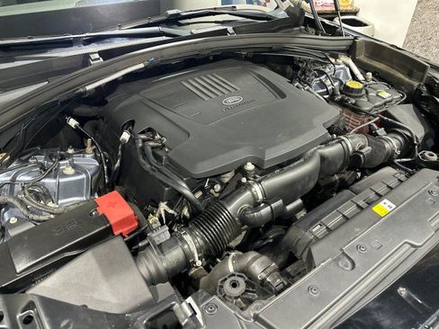Used 2019 Land Rover Range Rover Velar R-Dynamic SE AWD/4WD image 9
