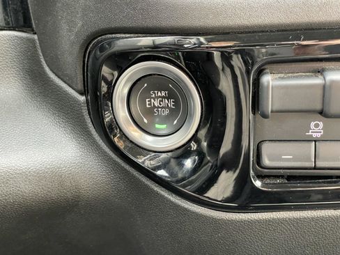 Used 2025 GMC Sierra 1500 SLT image 25