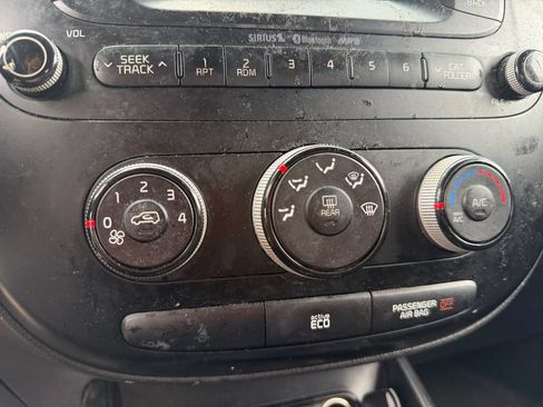 Used 2016 Kia Soul FWD image 27
