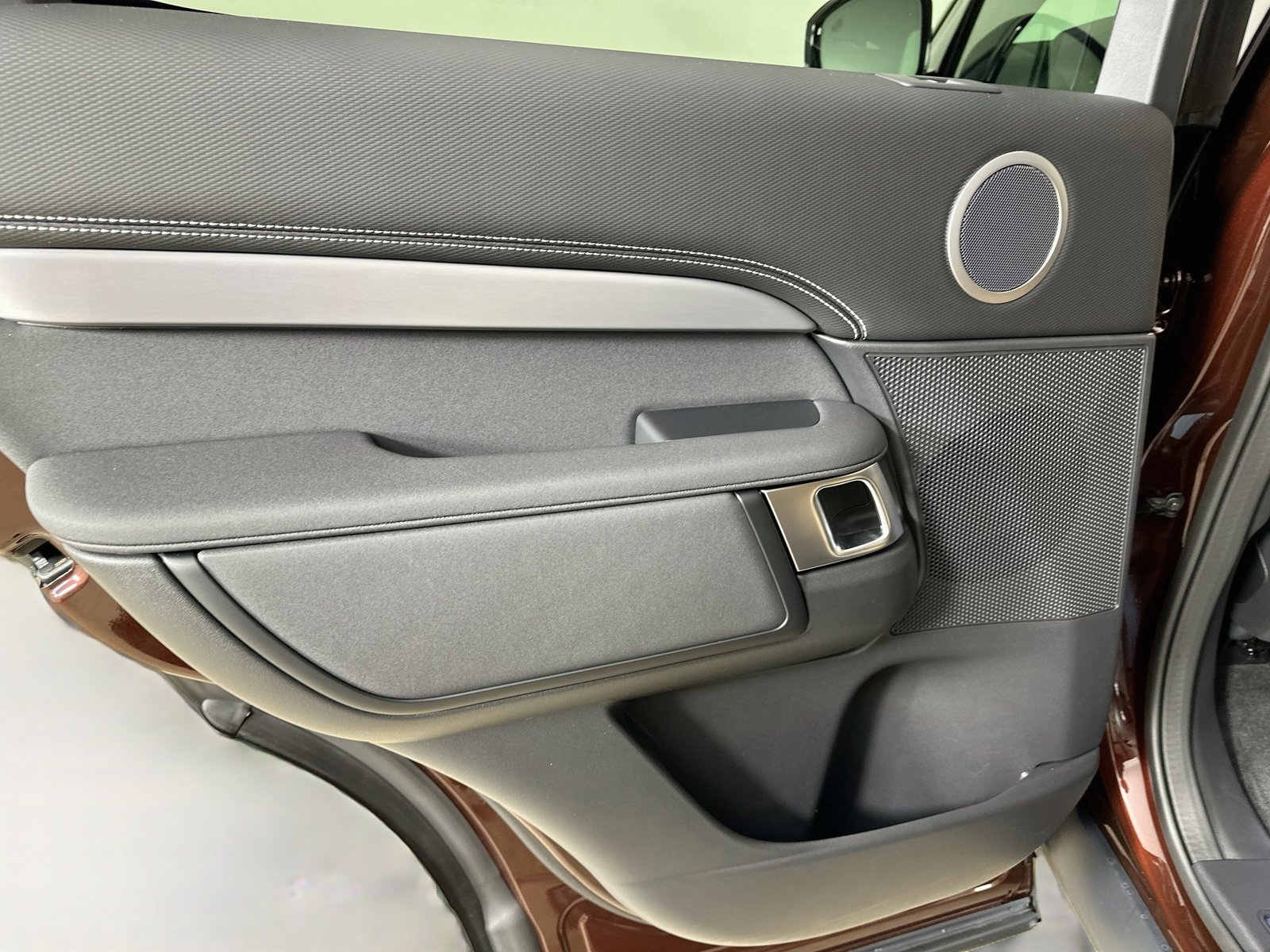 New 2026 Land Rover Discovery Limited Edition AWD/4WD image 35