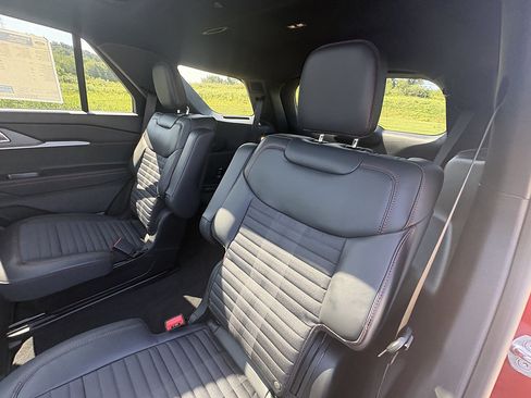 New 2026 Ford Explorer ST-Line w/ ST-Line Street Pack AWD/4WD image 20