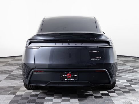 Used 2026 Tesla Model Y AWD image 6