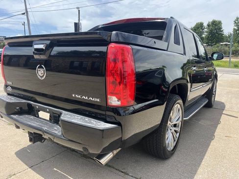 Used 2012 Cadillac Escalade EXT Luxury AWD/4WD image 6