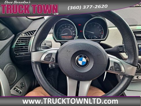 Used 2004 BMW Z4 2.5i RWD image 15