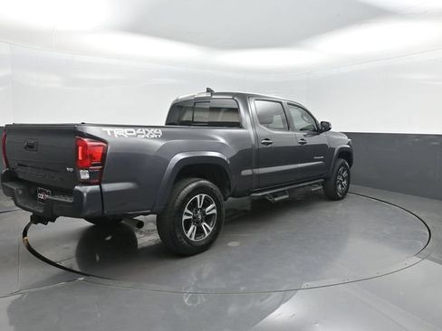 Used 2019 Toyota Tacoma TRD Sport AWD/4WD image 28