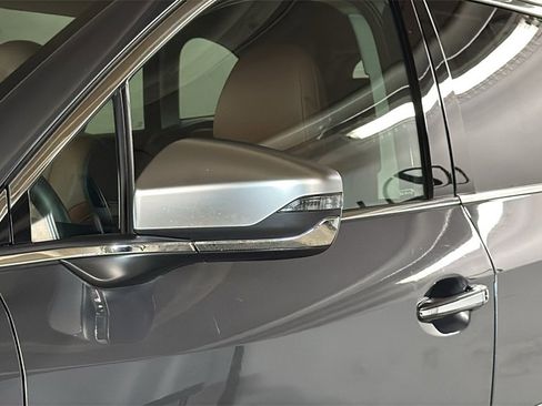 Used 2022 Subaru Outback Touring XT image 5