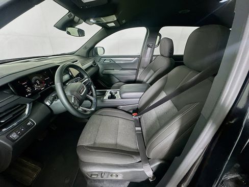 Used 2025 GMC Acadia Elevation image 13