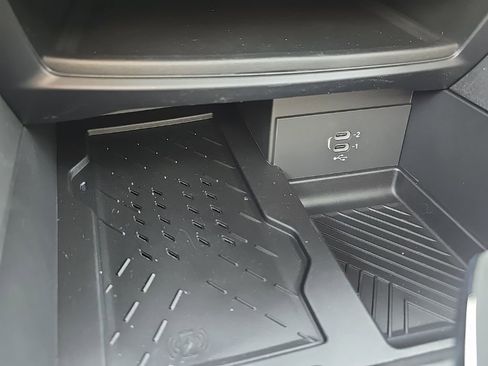 New 2026 Chrysler Pacifica Limited w/ S Appearance Package image 39