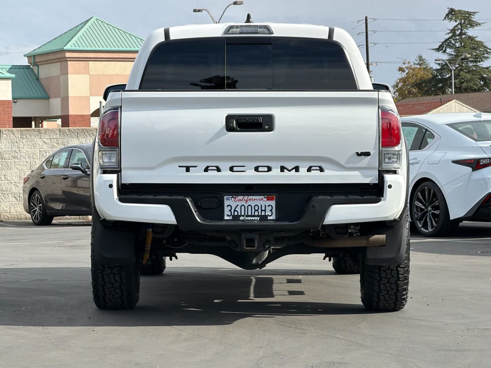 Used 2021 Toyota Tacoma TRD Off-Road w/ Technology Package AWD/4WD image 8
