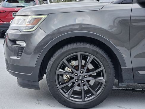 Used 2019 Ford Explorer XLT w/ Equipment Group 202A image 12
