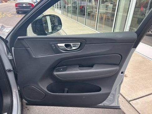 Used 2025 Volvo XC60 B5 Plus AWD/4WD image 14