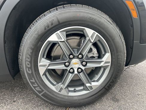 Used 2025 Chevrolet Blazer LT FWD image 38