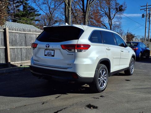 Certified 2019 Toyota Highlander XLE image 4