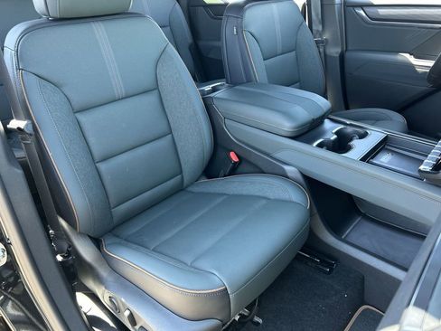 New 2026 GMC Acadia AT4 w/ Super Cruise Package AWD/4WD image 29