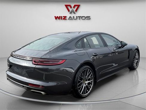 Used 2018 Porsche Panamera 4 image 2