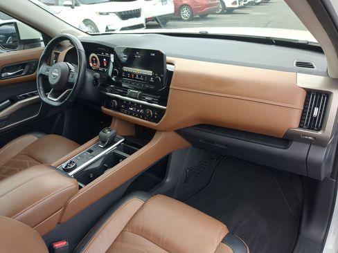 Used 2022 Nissan Pathfinder Platinum w/ Cargo Package image 36