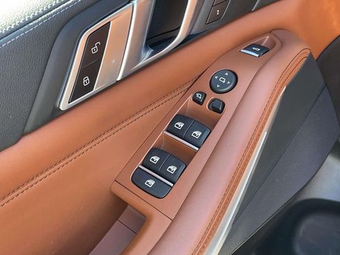 Used 2022 BMW X5 xDrive40i w/ Premium Package image 16