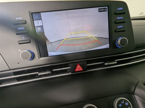 New 2025 Hyundai Elantra SE image 25