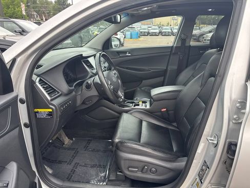 Used 2016 Hyundai Tucson Limited w/ Option Group 03 FWD image 15