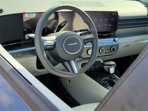 New 2026 Hyundai Kona SE image 3