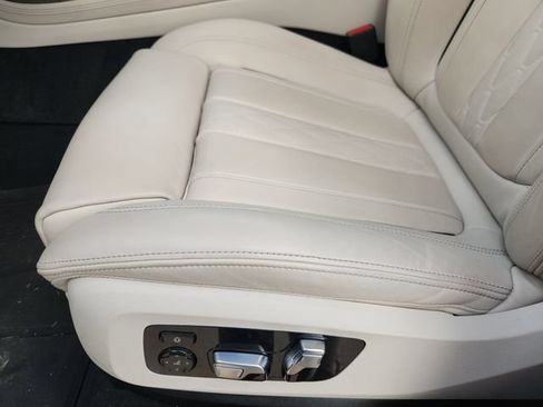 Used 2022 BMW X7 xDrive40i w/ Premium Package AWD/4WD image 23