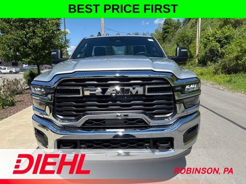 New 2026 RAM 2500 Tradesman AWD/4WD image 2