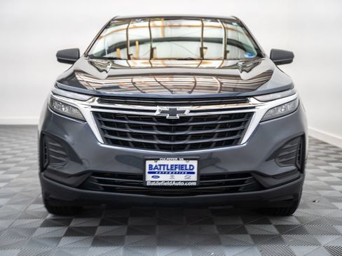 Used 2022 Chevrolet Equinox LS w/ LS Convenience Package AWD/4WD image 2