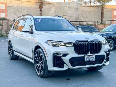 Used 2020 BMW X7 xDrive40i w/ M Sport Package AWD/4WD image 3