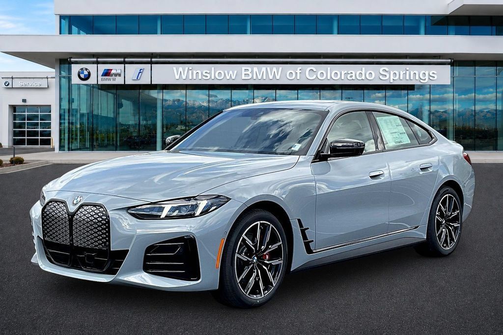 Used 2026 BMW i4 xDrive40i w/ M Sport Package AWD/4WD image 3