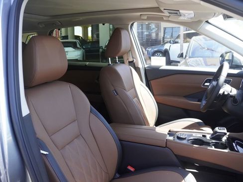 New 2026 Nissan Rogue Platinum AWD/4WD image 18