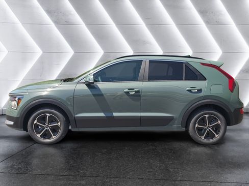New 2026 Kia Niro EX FWD image 2