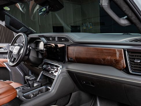 Used 2025 GMC Sierra 1500 Denali Ultimate image 18