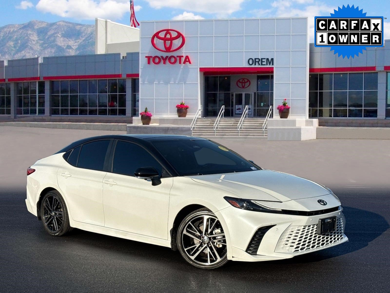 Used 2025 Toyota Camry XSE w/ Premium Plus Package FWD image 1