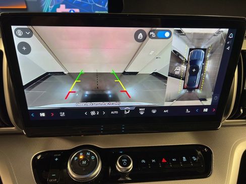 New 2026 Ford Expedition Active image 12