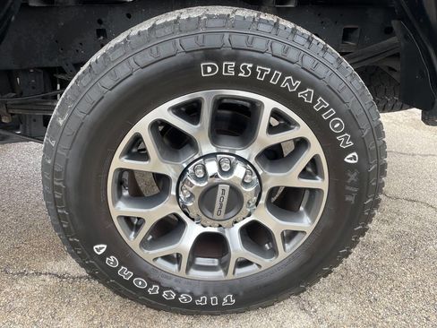 Used 2021 Ford F250 Lariat w/ Lariat Ultimate Package image 11