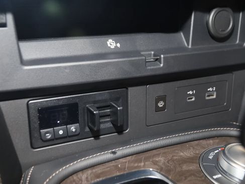 Used 2024 Nissan Armada Platinum w/ Captain's Chairs Package image 29