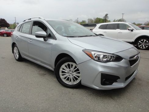 Used 2017 Subaru Impreza 2.0i Premium AWD/4WD image 3