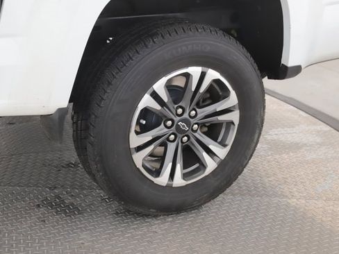 Used 2021 Chevrolet Colorado Z71 image 14