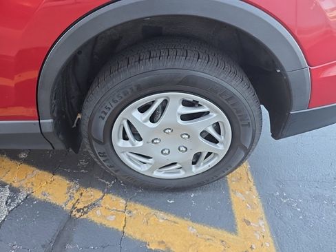 Used 2017 Toyota RAV4 LE image 11