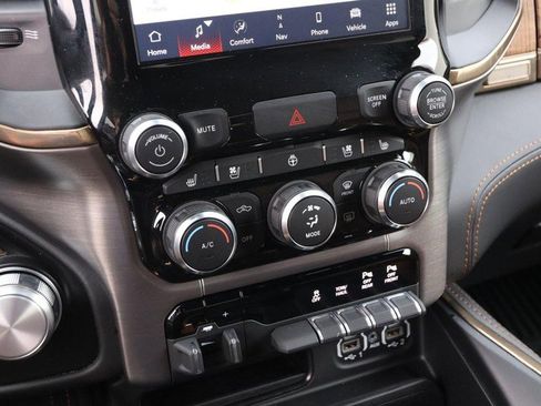 Used 2022 RAM 1500 Limited w/ Body Color Bumper Group image 18