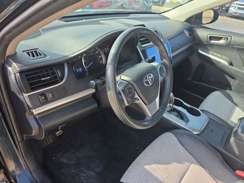 Used 2014 Toyota Camry SE image 10