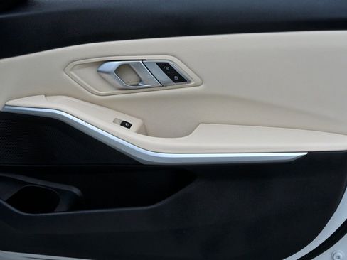 Used 2019 BMW 330i Sedan image 18