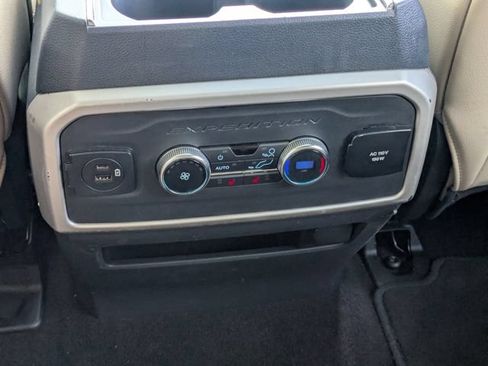 Used 2022 Ford Expedition Limited RWD image 15